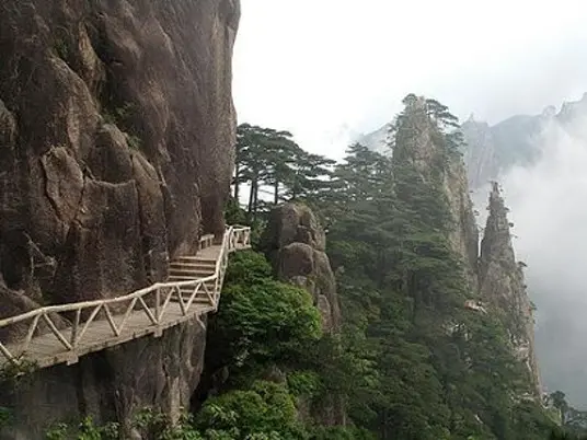 Huangshan – kde schody vedou do nebe